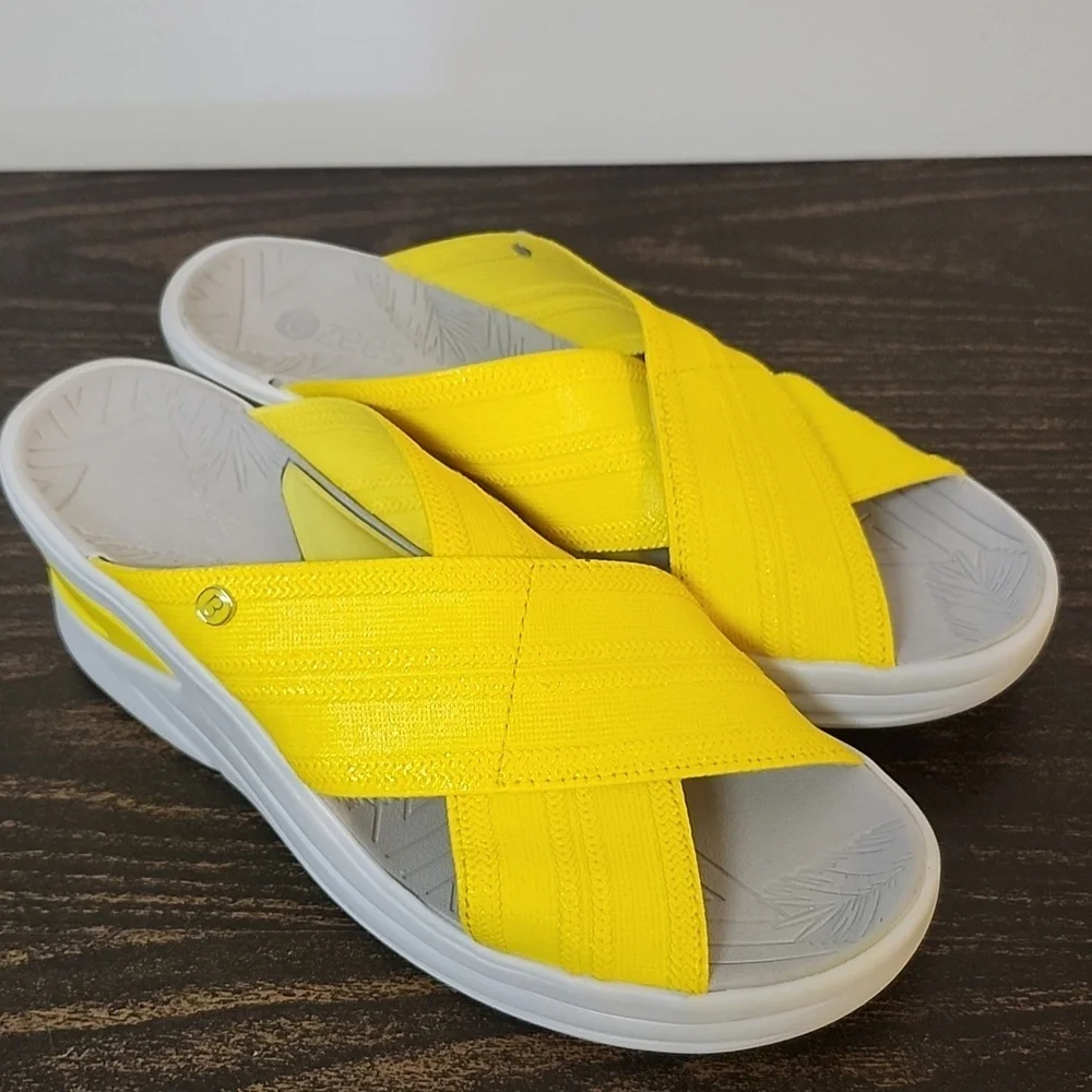 Bzees Vista Womens X-Strap Wedge Sandals Slides Yellow Fabric Size 9W